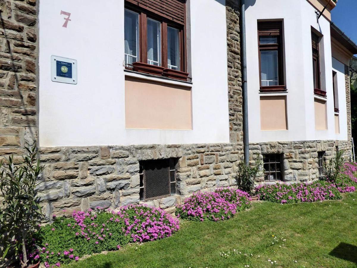 Illes Vendeghaz Hotel Keszthely Exterior photo