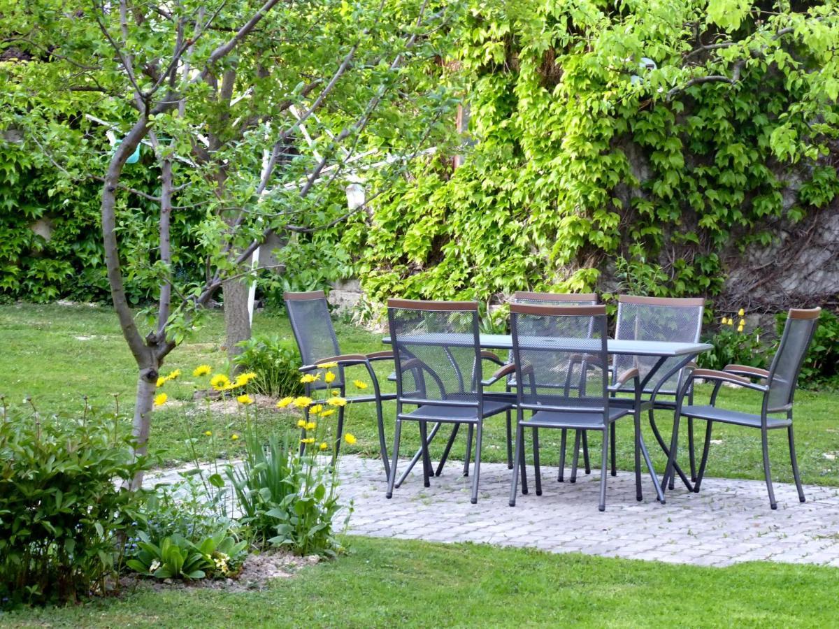 Illes Vendeghaz Hotel Keszthely Exterior photo